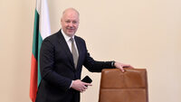 Day in 3 news: Vazrazhdane wants third no-confidence vote; Industrial output down by 8.3% in March; Massive residential project begins construction in Sofia
