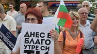 Day in 3 news: Protests today mirror 2020’s; 2 mln euro investment secured by fintech startup; Financial literacy remains a challenge for people under 30