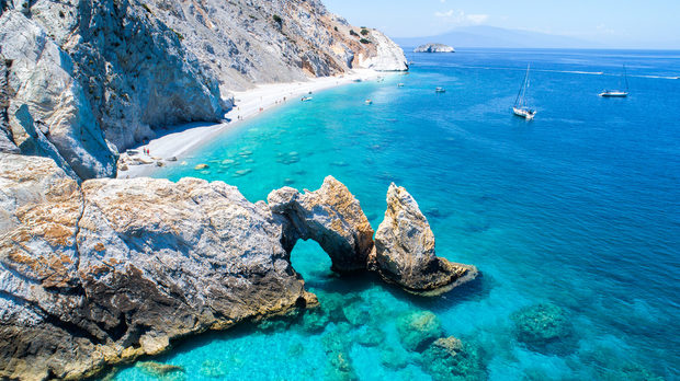 The day in 3 news: 150k Bulgarian trips to Greece may be canceled, Avtomagistrali’s bosses won’t budge, New head appointed to Specialized Prosecution