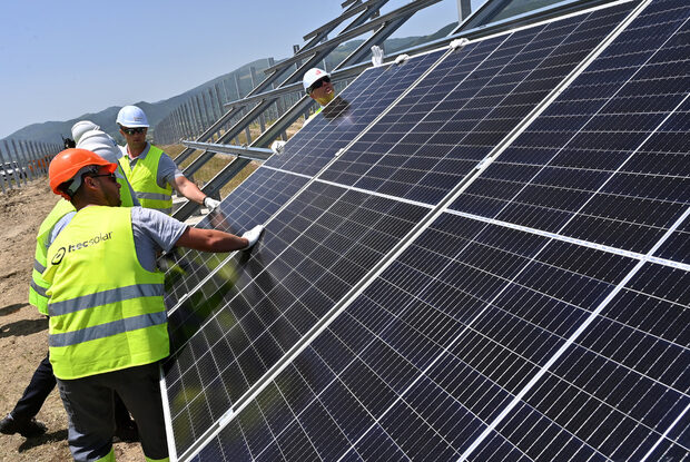 Sun is shining over Aurubis