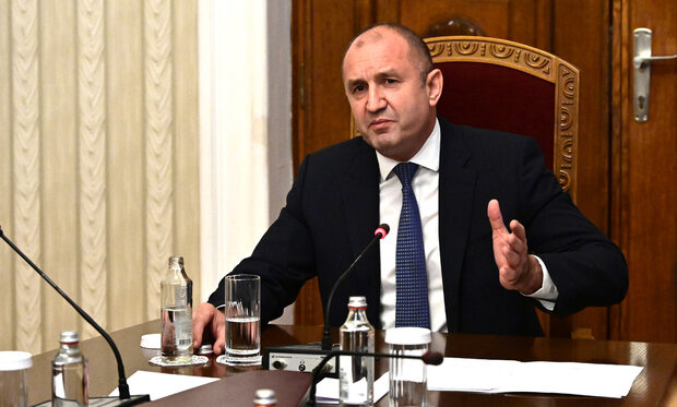 The day in 3 news: Radev eyes new Schengen entry date; New electricity price cap for business; Cryptobank Nexo to quit the US