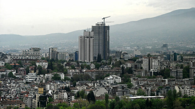 The Day in 3 news: Bulgarian Energy Holding issues 600m euros in bonds to refinance debt; Sofia mulls higher construction fees; Exports drop but imports grow in early 2025
