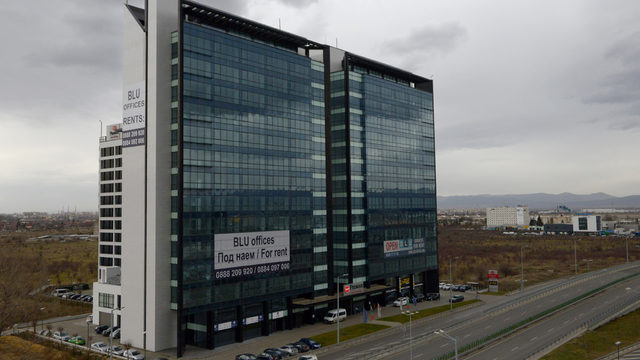 The share of vacant office spaces is higher on the outskirts of the city.