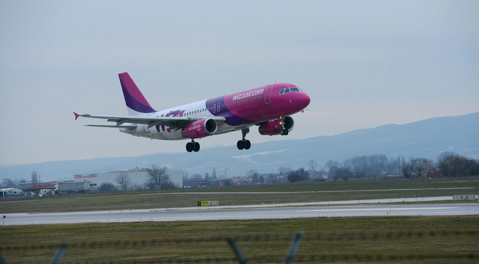 Wizz Air has developed large flight programs and has seven aircraft based in Sofia.