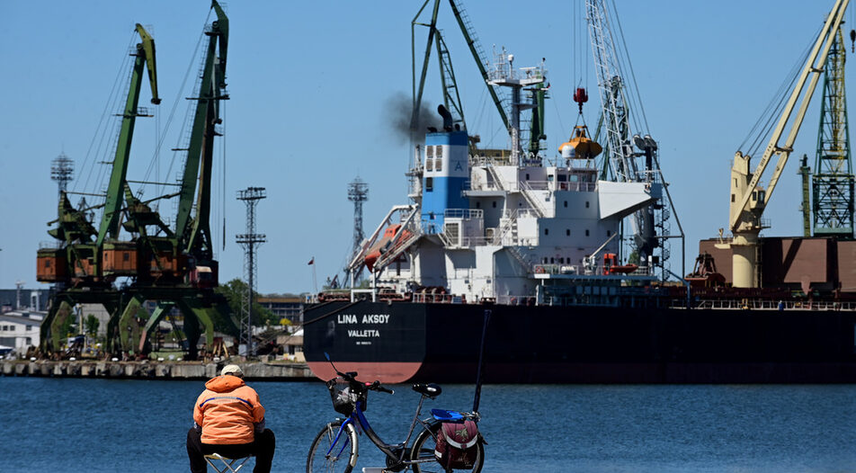 The naval blockade of Ukraine has led to a change in the main cargo route in the Black Sea.