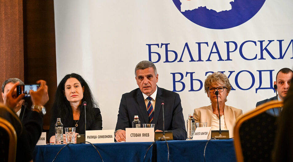 On 5 May, former caretaker prime minister (and defense minister during the first three months of the Petkov cabinet) Stefan Yanev founded his already announced party, Balgarski Vazhod (Bulgarian Rise)