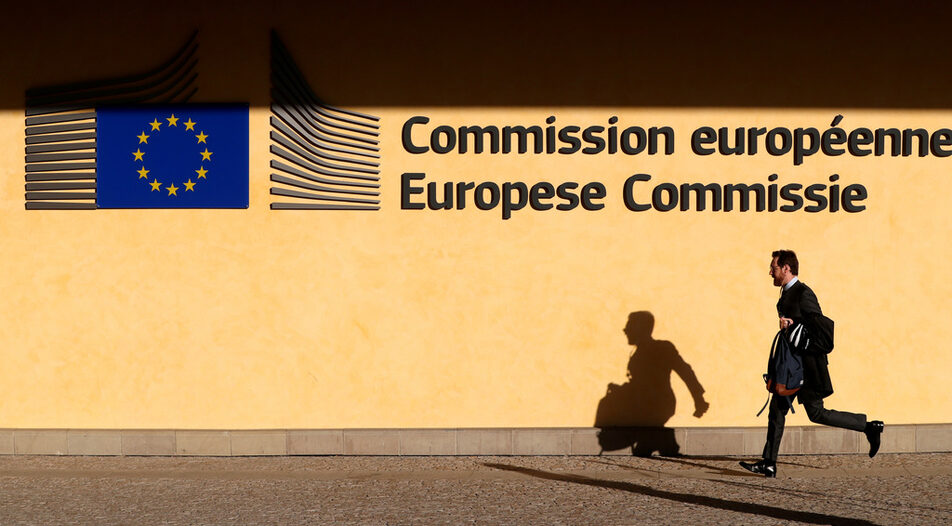 European Commission projects slower growth of GDP, salaries and consumption, higher inflation in 2022