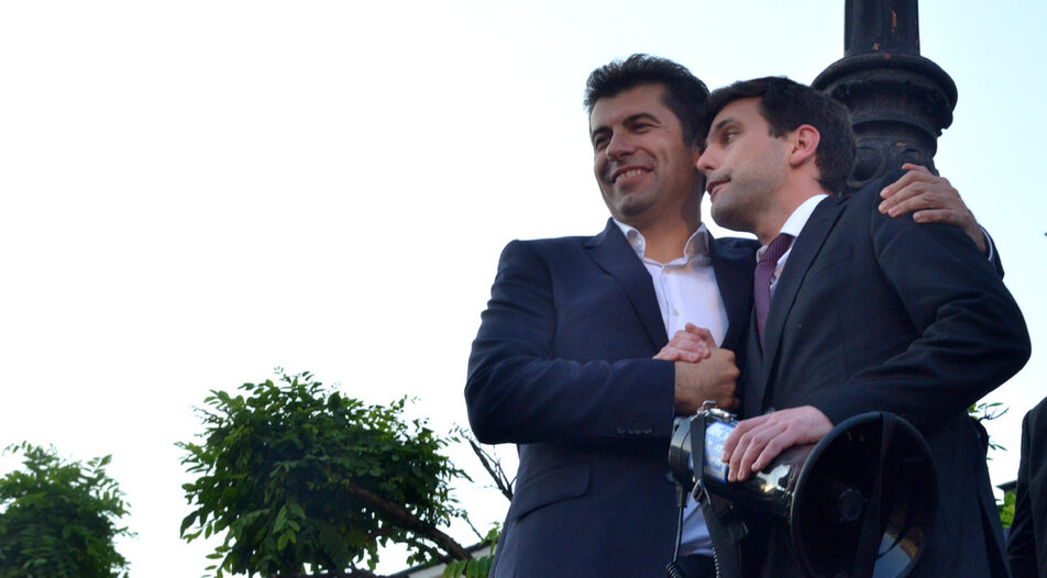 Nikola Minchev (right) and Kiril Petkov (left) during the pro-government march on Thursday
