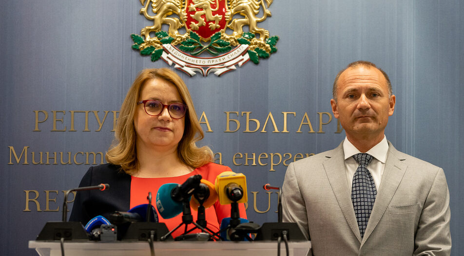 The new head of Bulgargaz Denitsa Zlateva and Energy Minister Rossen Hristov announced the shift of policy towards LNG two weeks ago