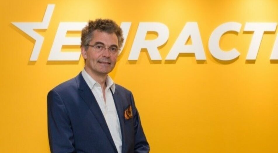 In today's environment, the media should either cooperate much more or consolidate, preferably across borders, says the founder of EurActiv