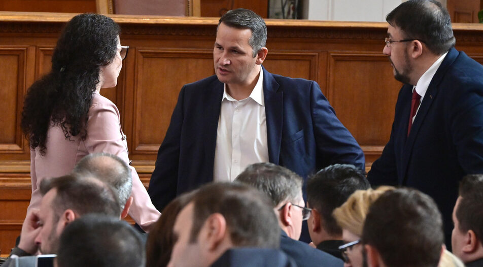Заседание на 48-то народно събрание, парламент Калина Константинова, Иван Христанов, Настимир Ананиев