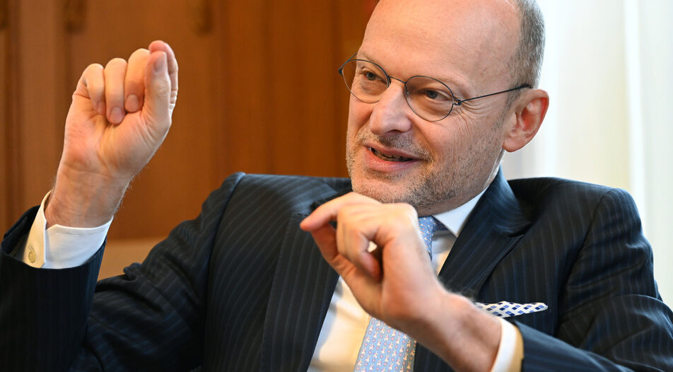 For the second consecutive year, the Tamas Hak-Kovac-managed DSK will give the largest amount as dividend - BGN 488 million, which is 50% of the profit for 2024.